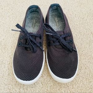 Allbirds women tree skippers size 7, charcoal colored